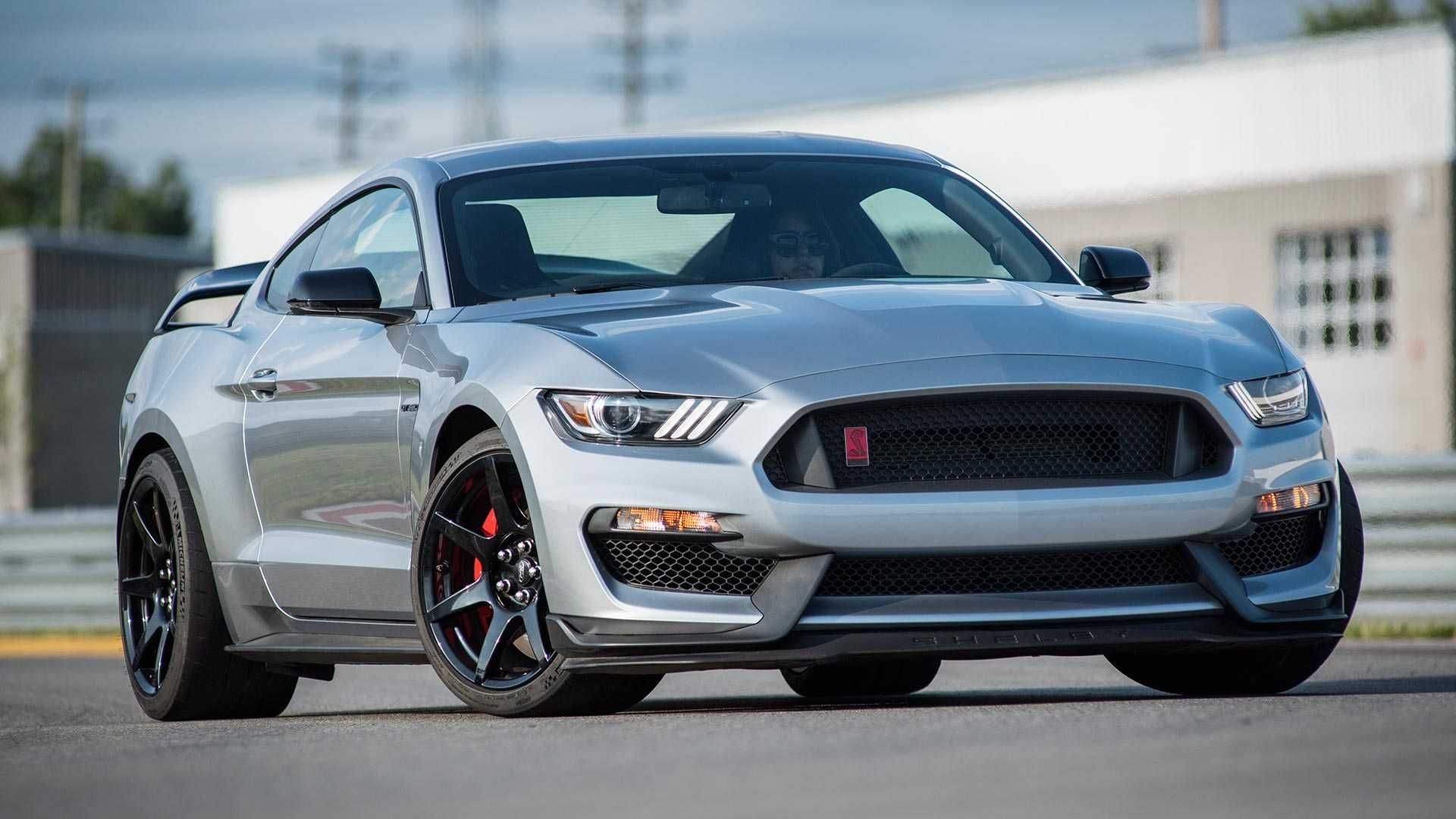 10 Best Muscle Cars To Take To The Track