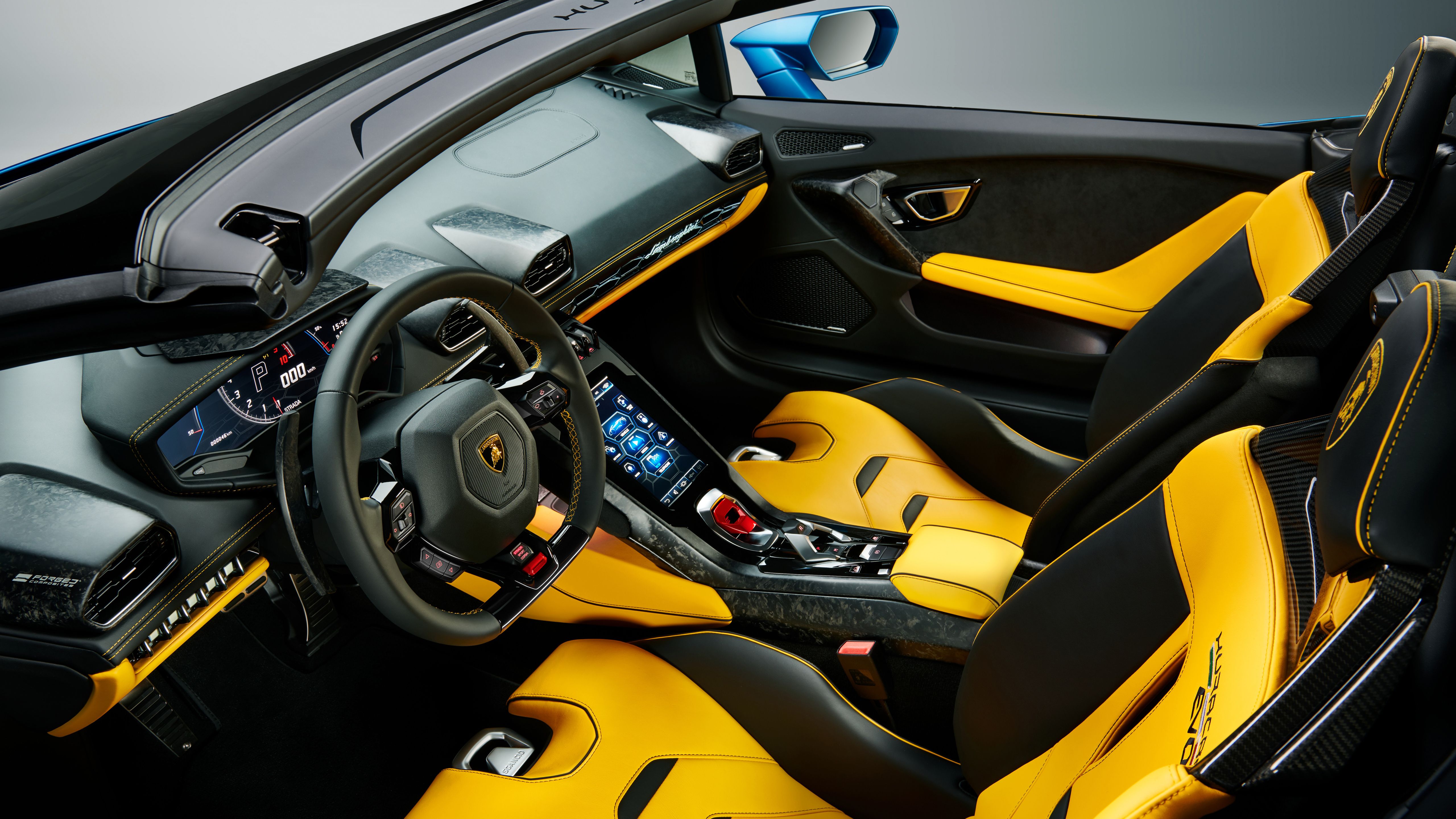 Lamborghini Huracan EVO Spyder Interior