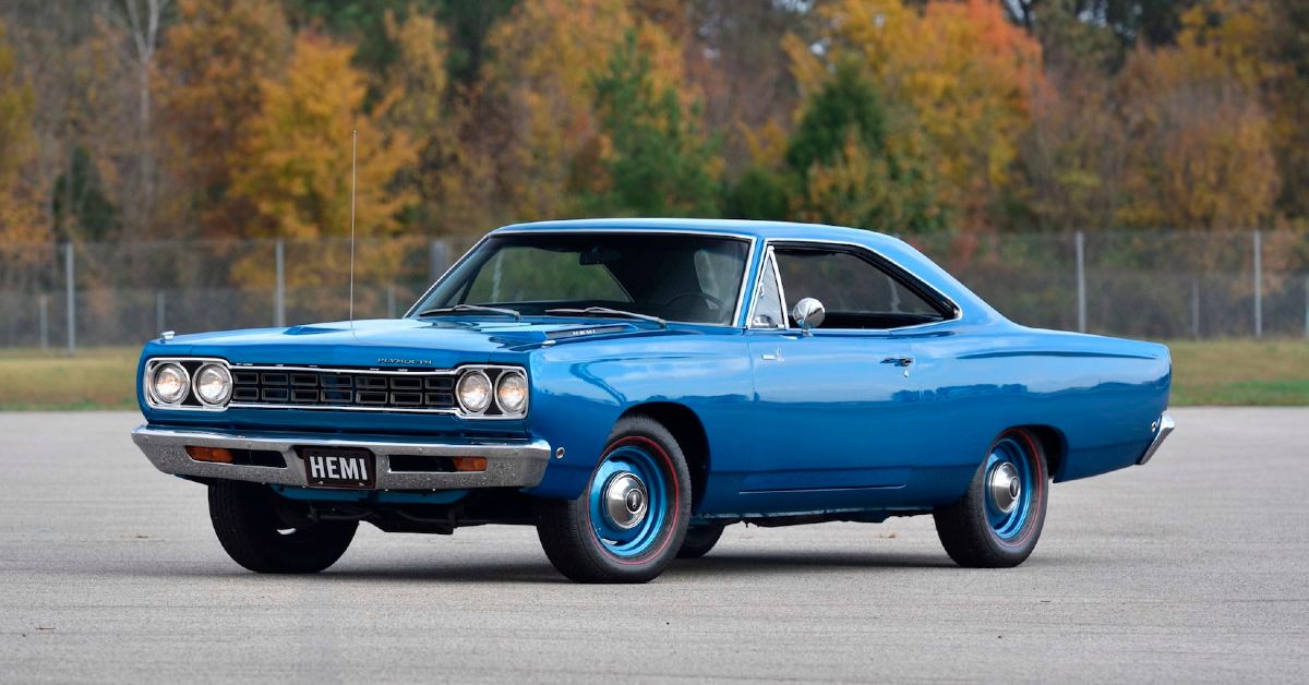 Plymouth Roadrunner, blue, front quarter view