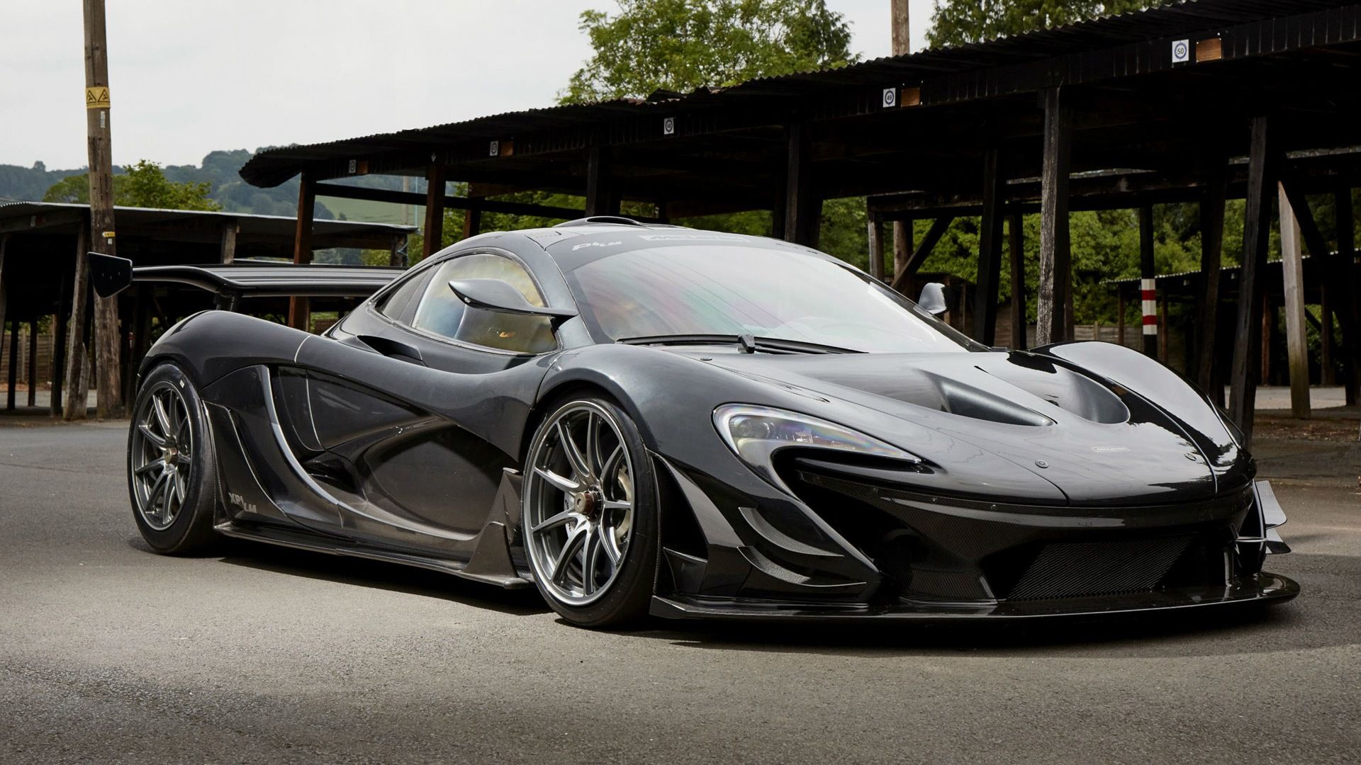 the Lanzante P1 LM lapped the famous Nürburgring in a mere six minutes and 43.22 seconds