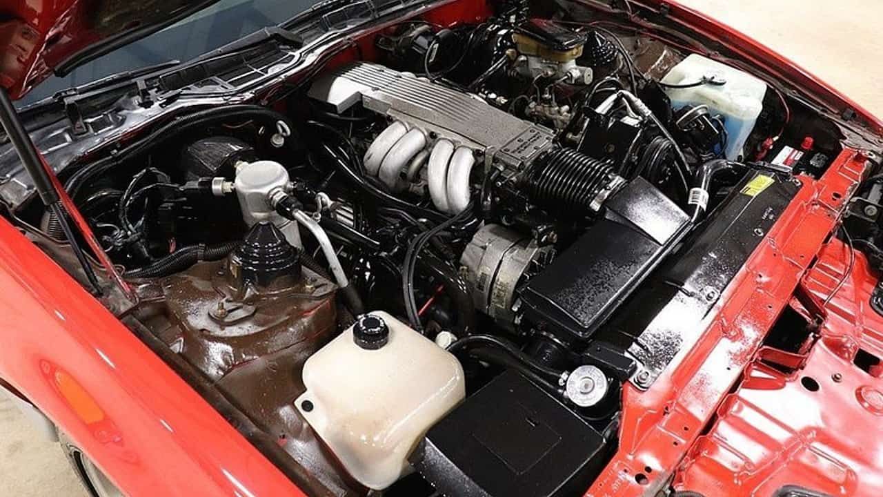 1985 Pontiac Firebird Engine