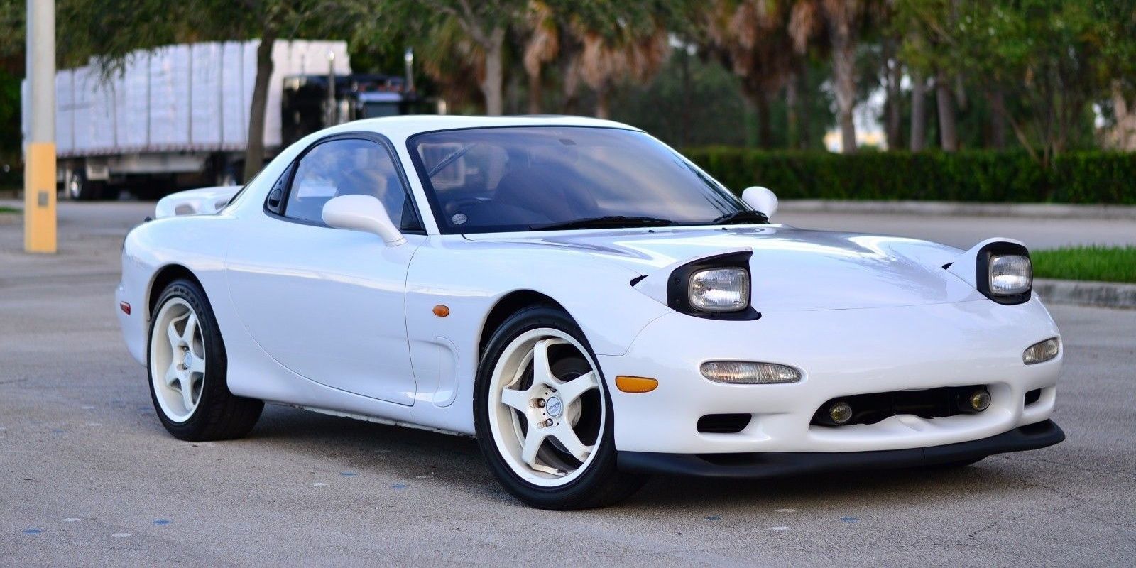 A while parked 1992 Mazda RX-7