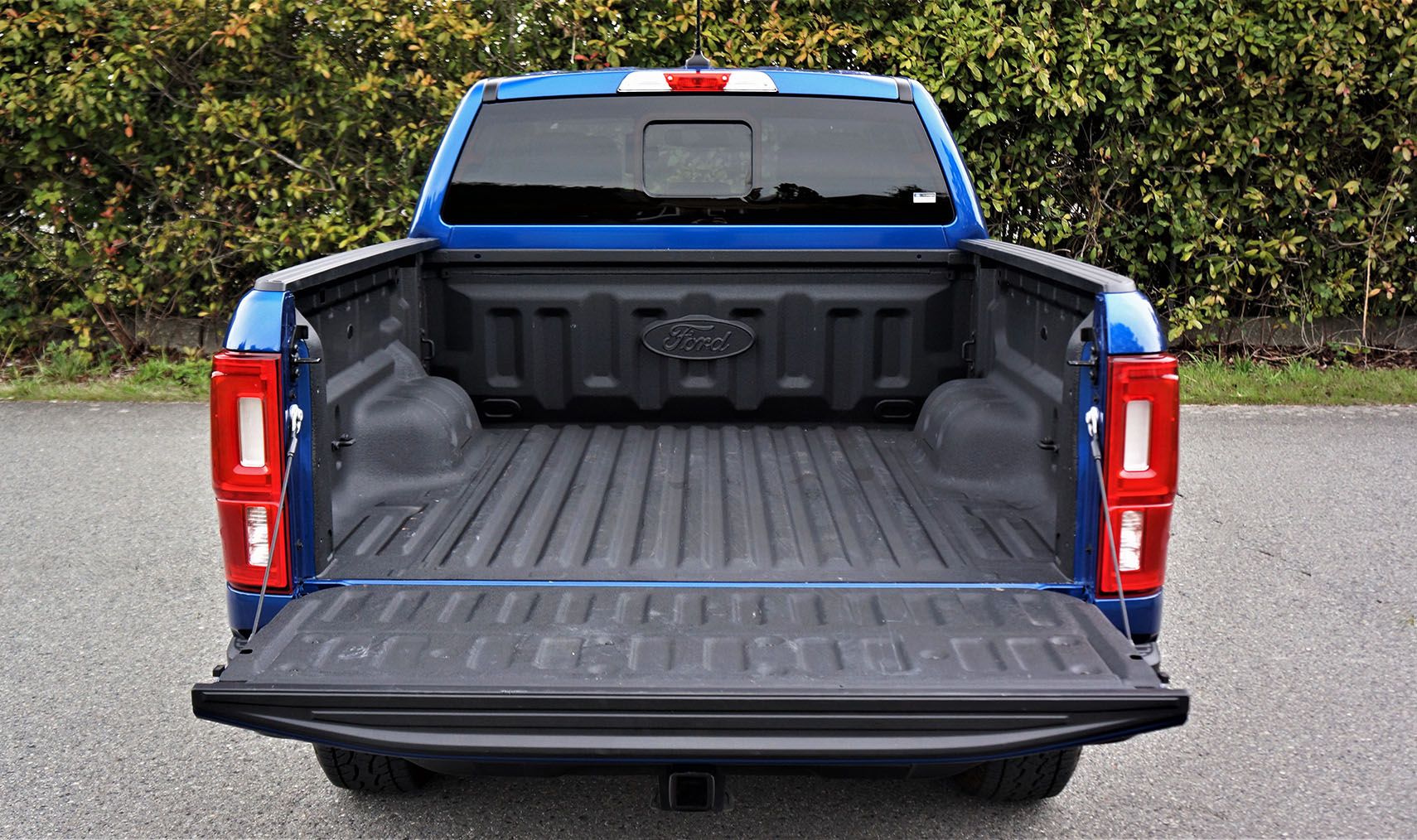 2020 Ford Ranger XLT SuperCrew 5-foot box shown with available drop-in bedliner.