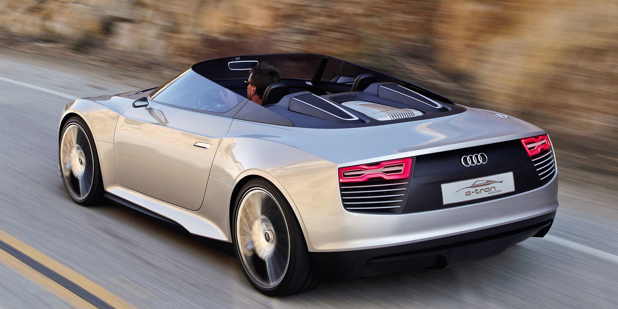 Rear view of the e-tron Spyder on the move