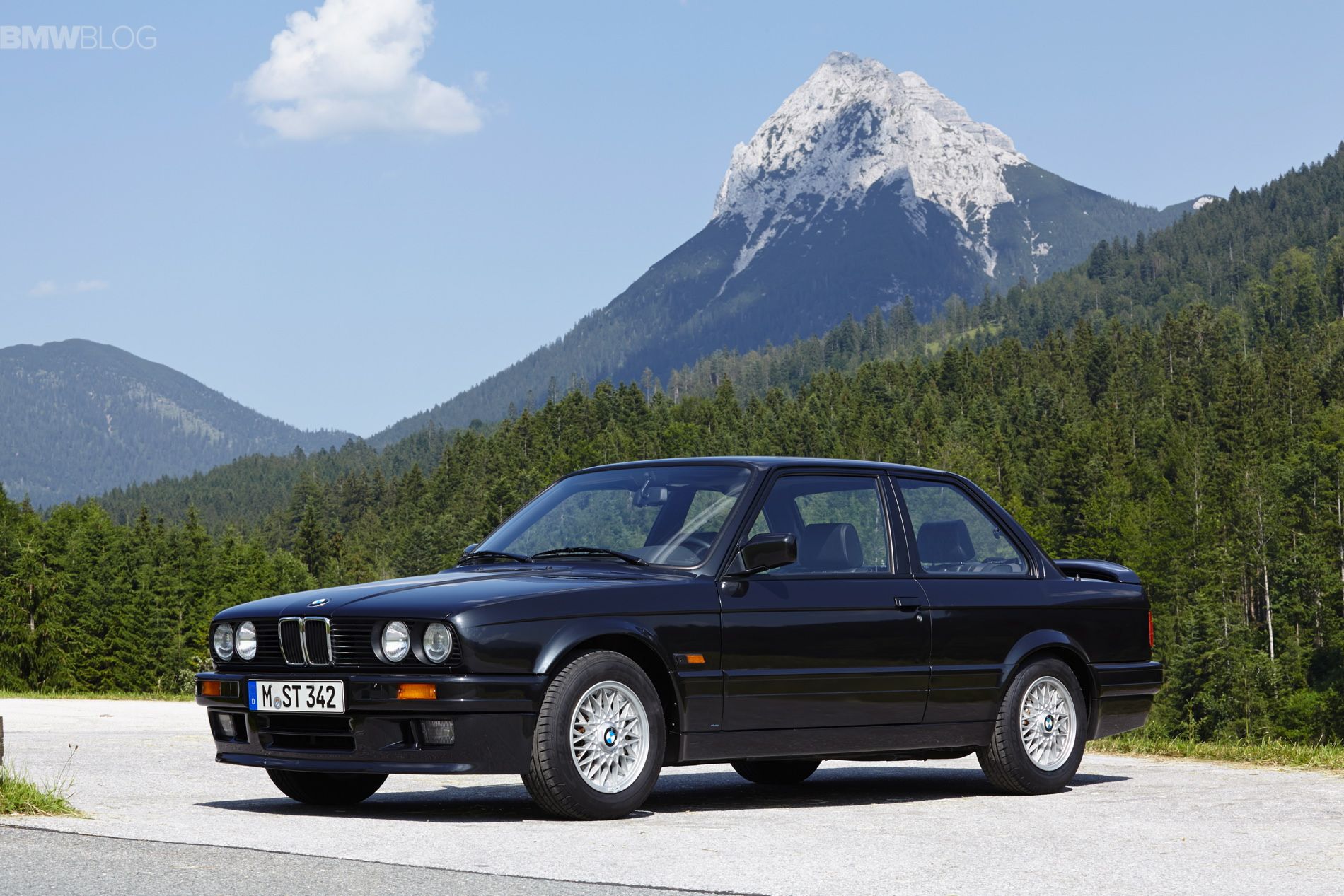 BMW 3 Series black