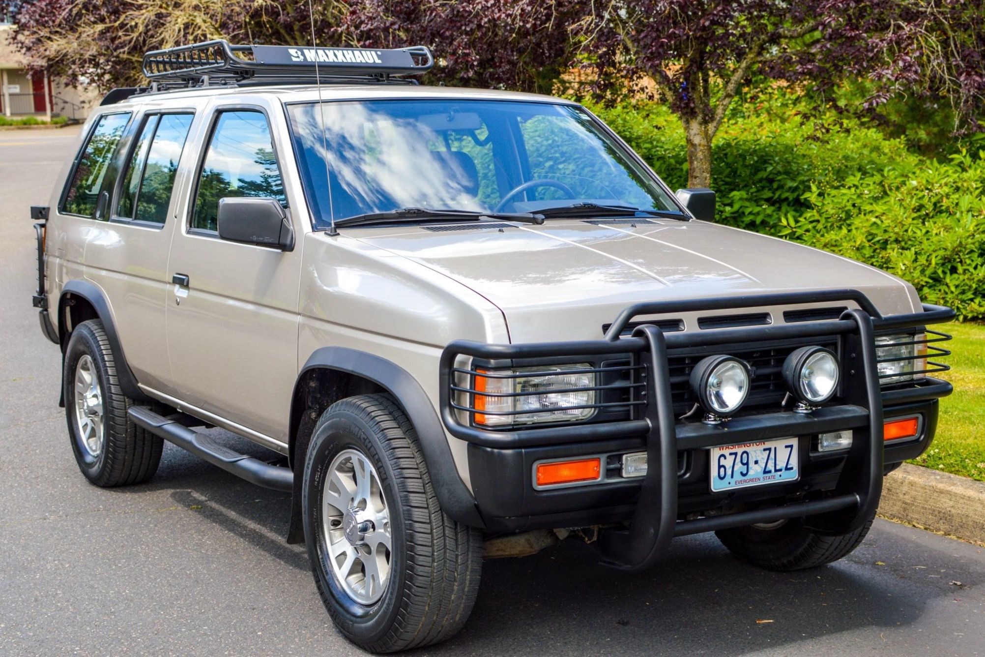 The First Generation Nissan Pathfinder Is A Cheap And Reliable OffRoader
