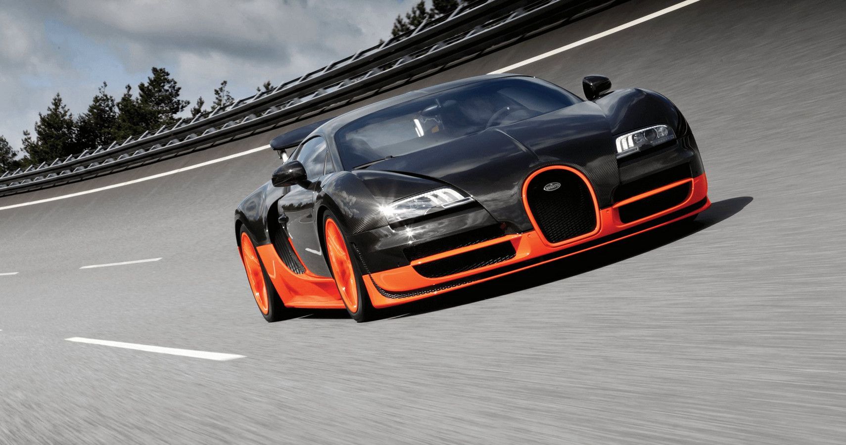 Black and orange Bugatti Veyron super sport front