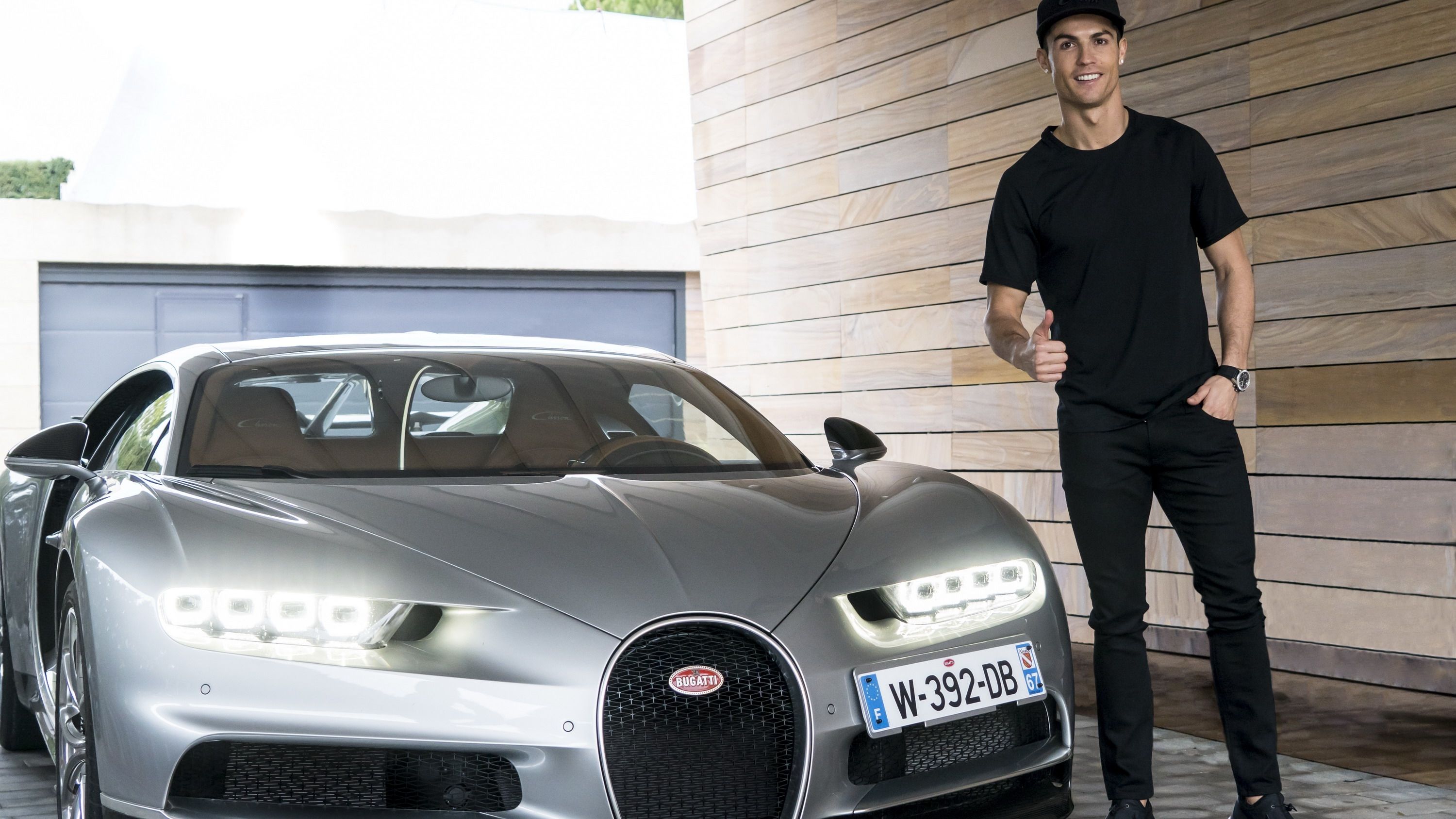 Cristiano Ronaldo owns bugatti chiron