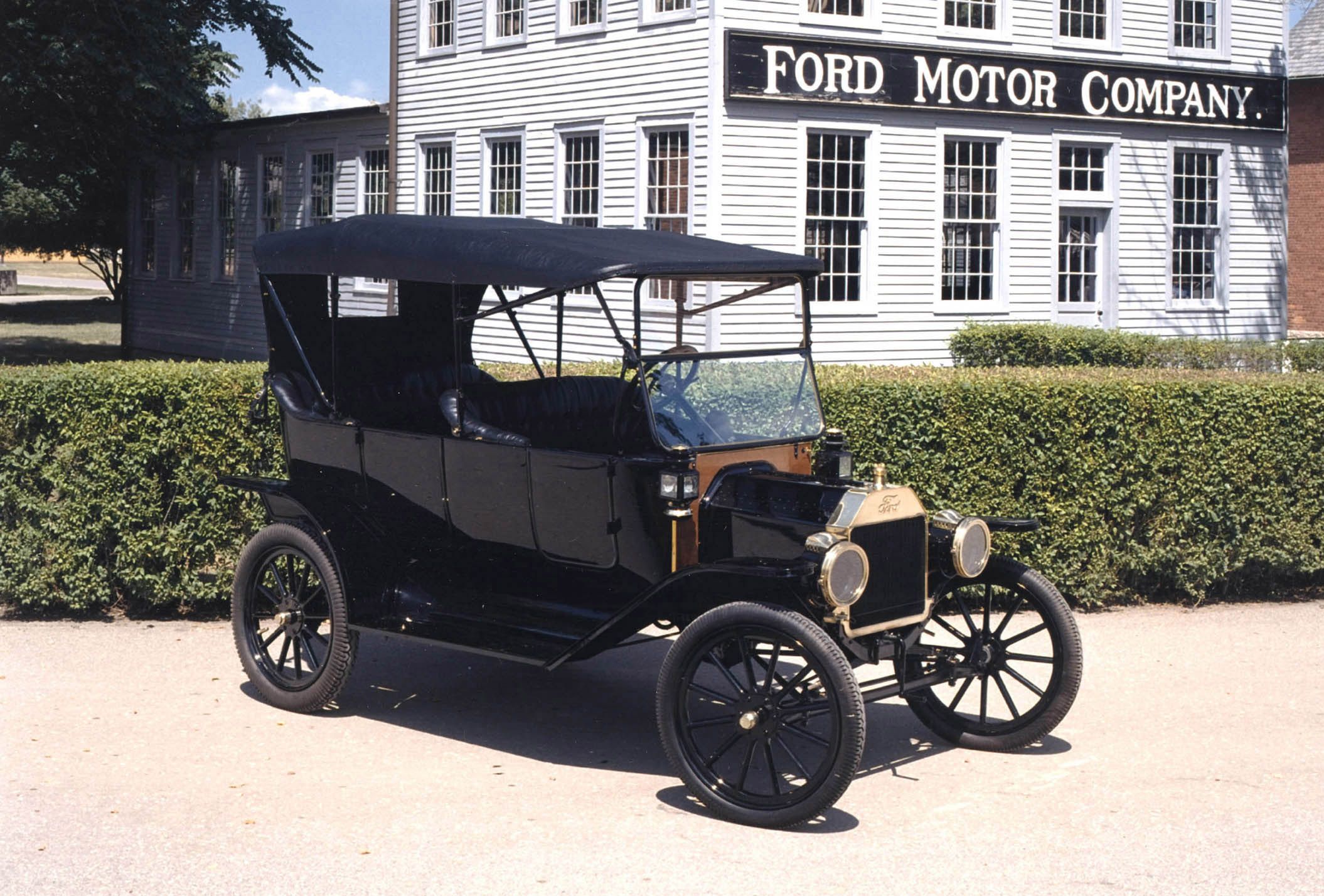 Ford-Model-T-black