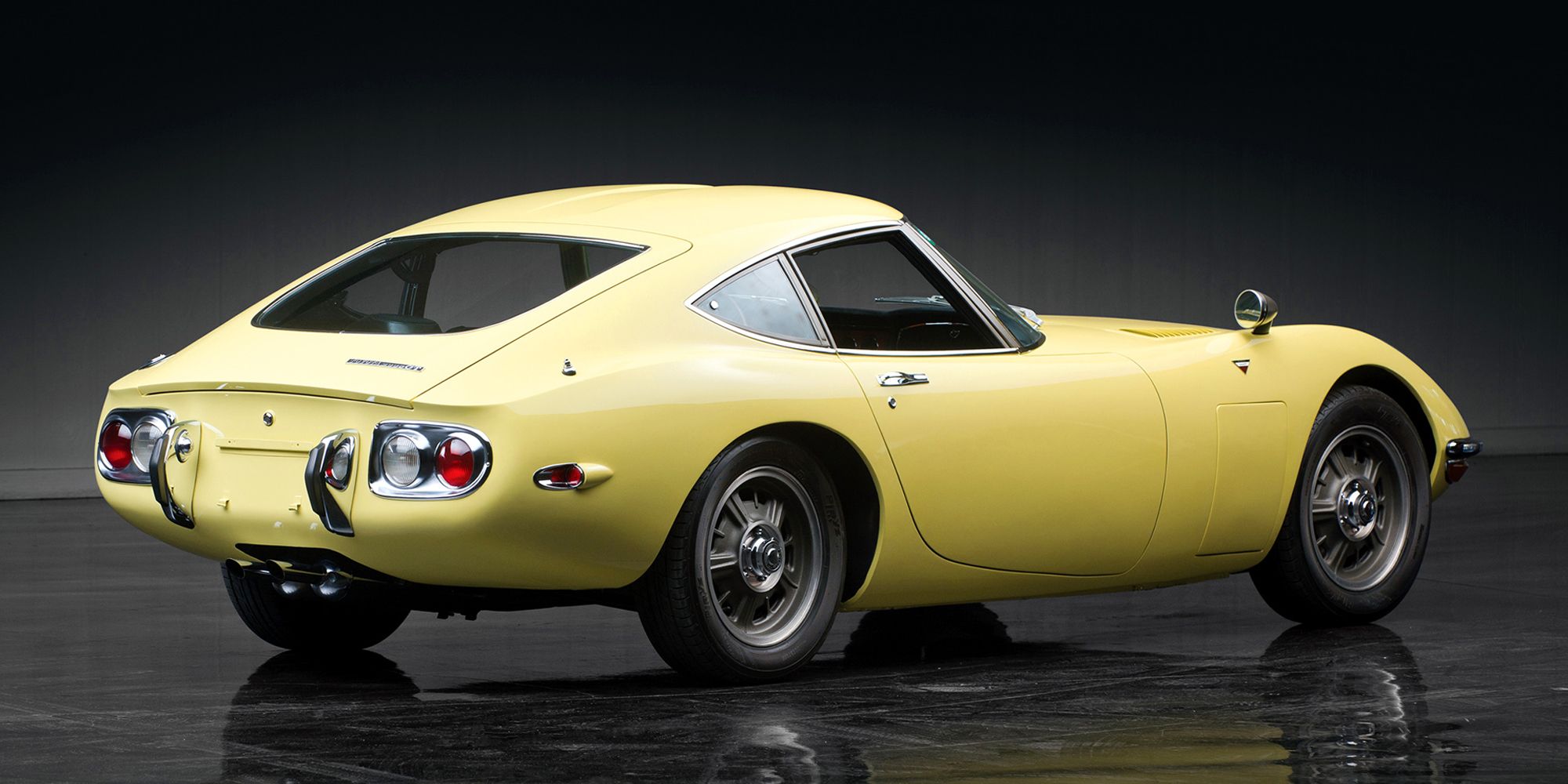 A yellow 2000GT