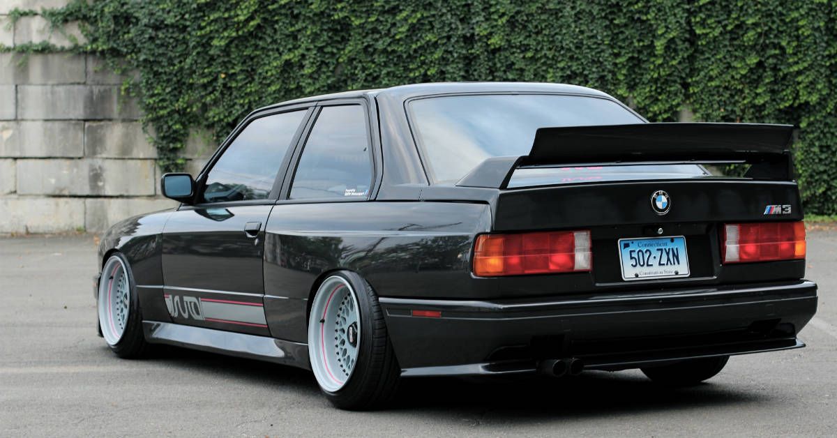 BMW E30 M3 Jsutai