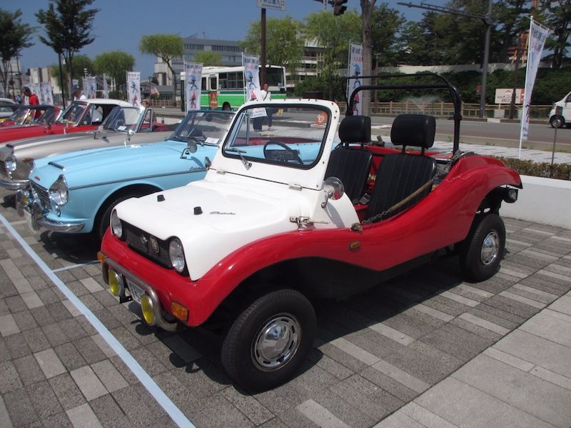 vintage Daihatsu fellow buggy parked at car show
