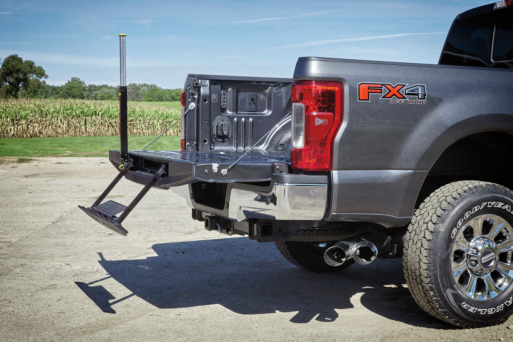 2017 Ford F 250 Super Duty Towing and cargo area view