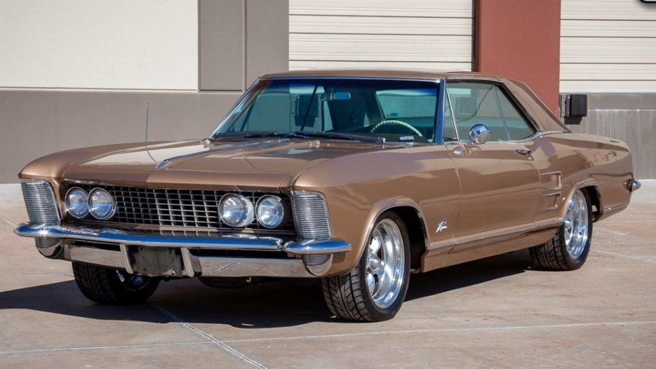 1963-Buick-Riviera (brown)- front