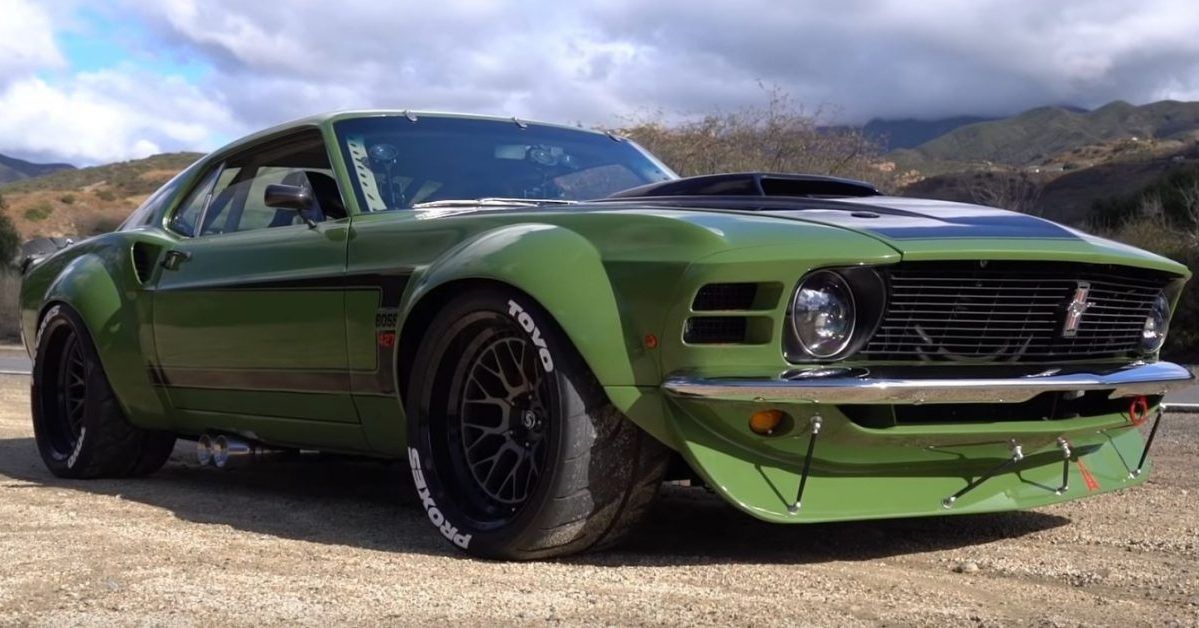 5 Muscle Cars That Look Awesome With Wide Fenders (5 That Are Beyond Ridiculous)