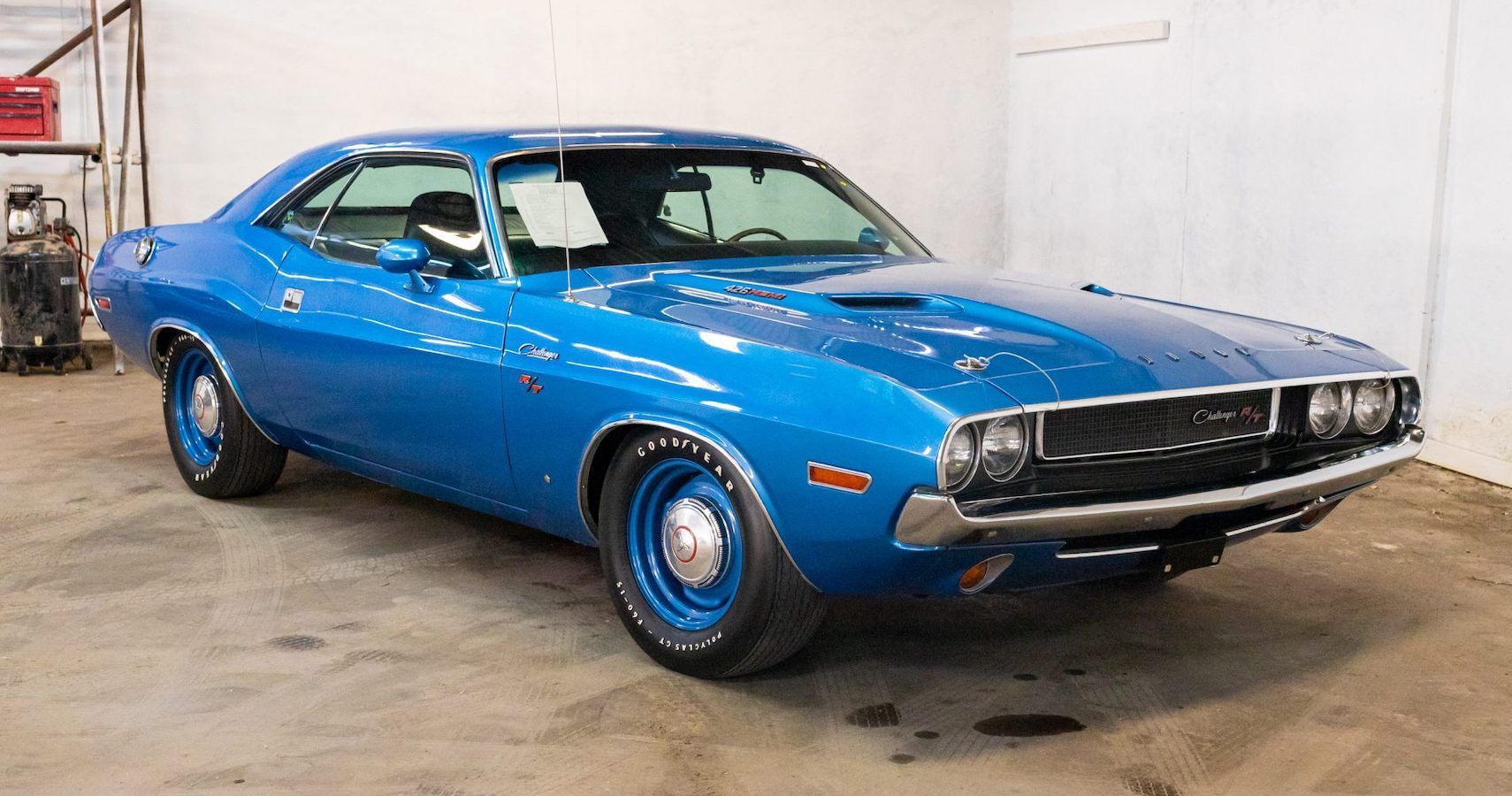 1970 Dodge Challenger R/T Hemi 426 blue