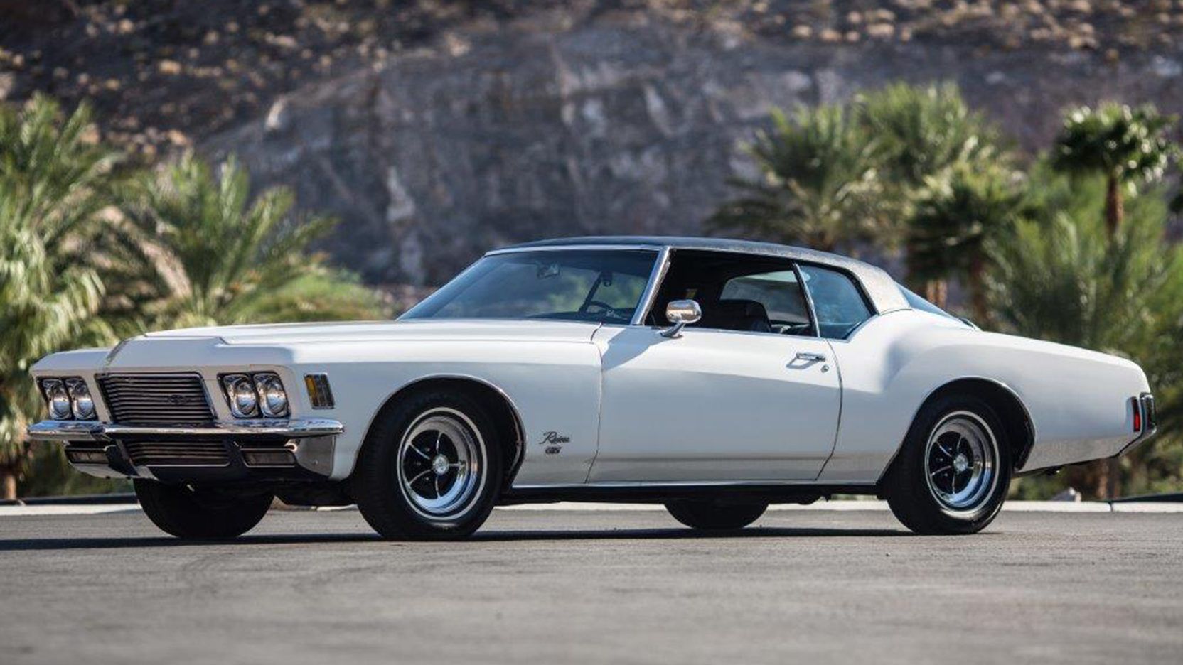 1971 Buick Riviera GS em branco