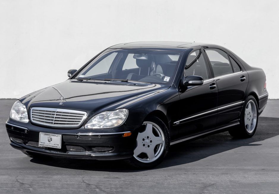 Black 2001 Mercedes-Benz S600 Parked Front 3/4 View