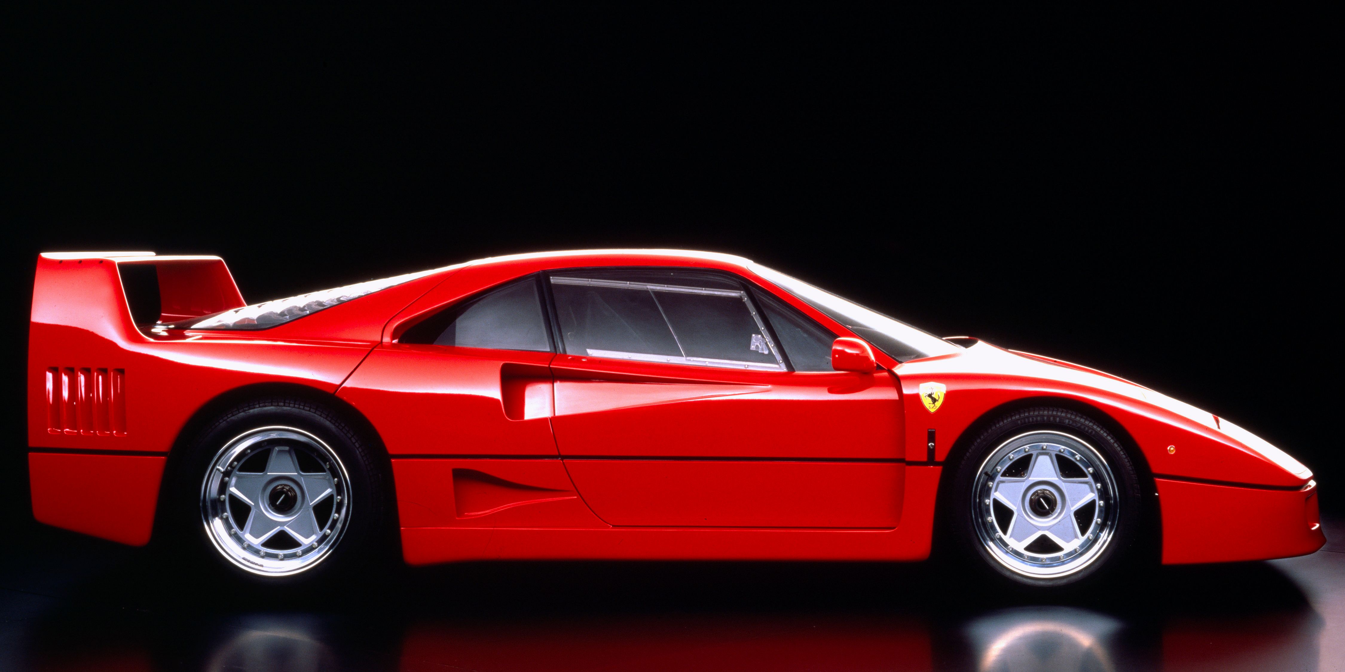 Ferrari F40 side