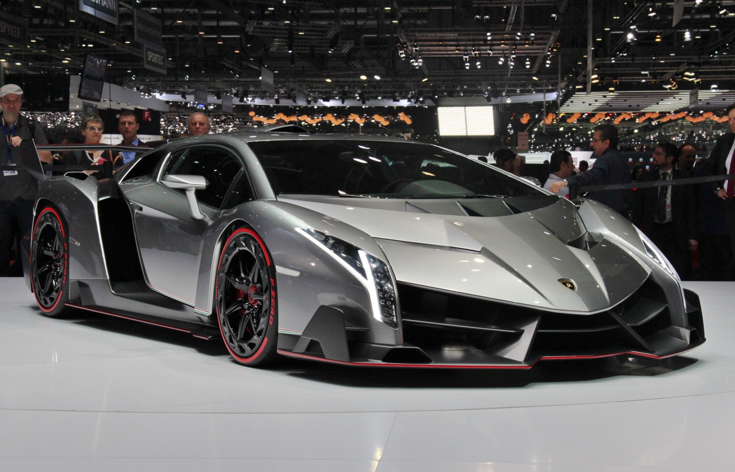Lamborghini Veneno global reveal