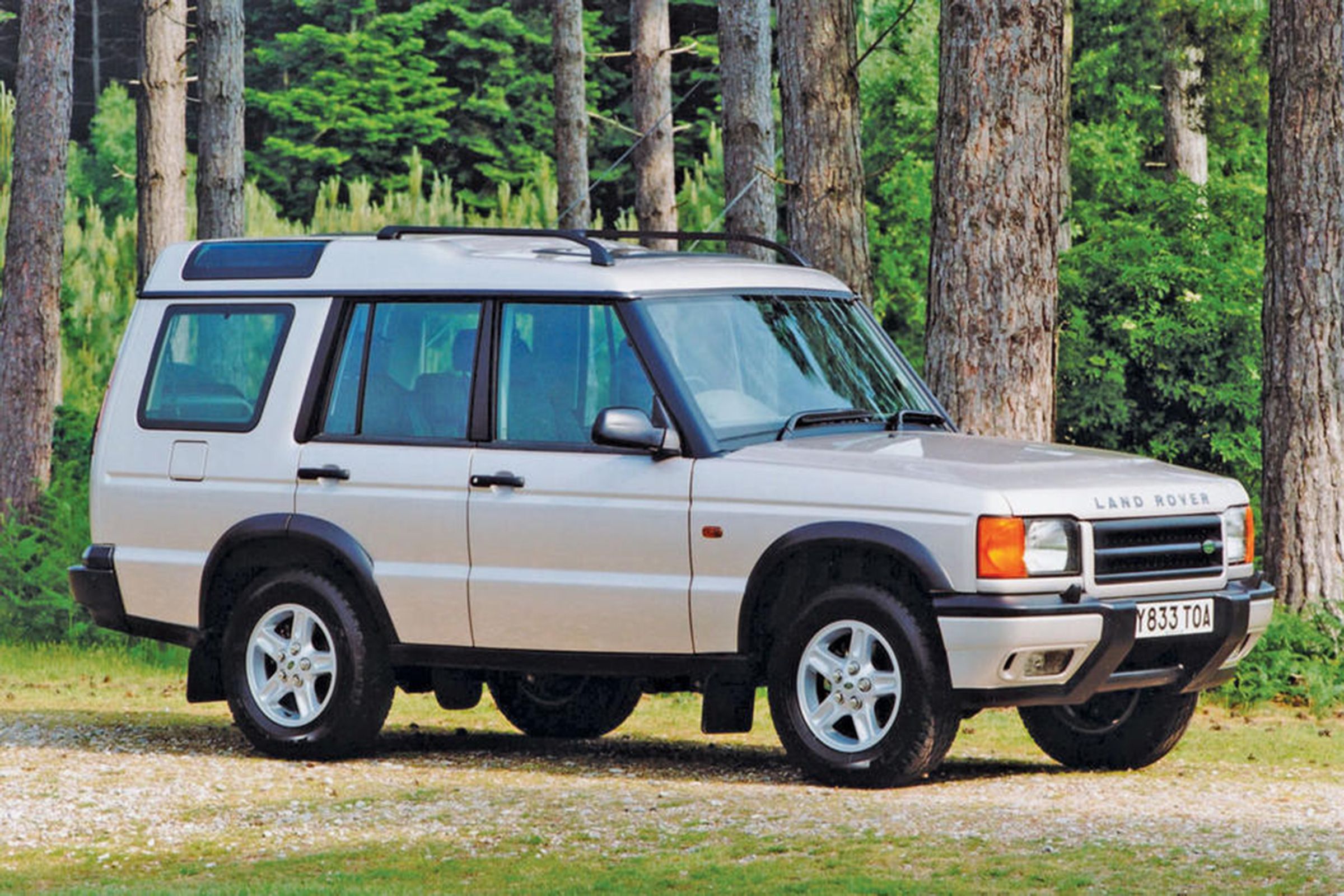 Land Rover Discovery II white