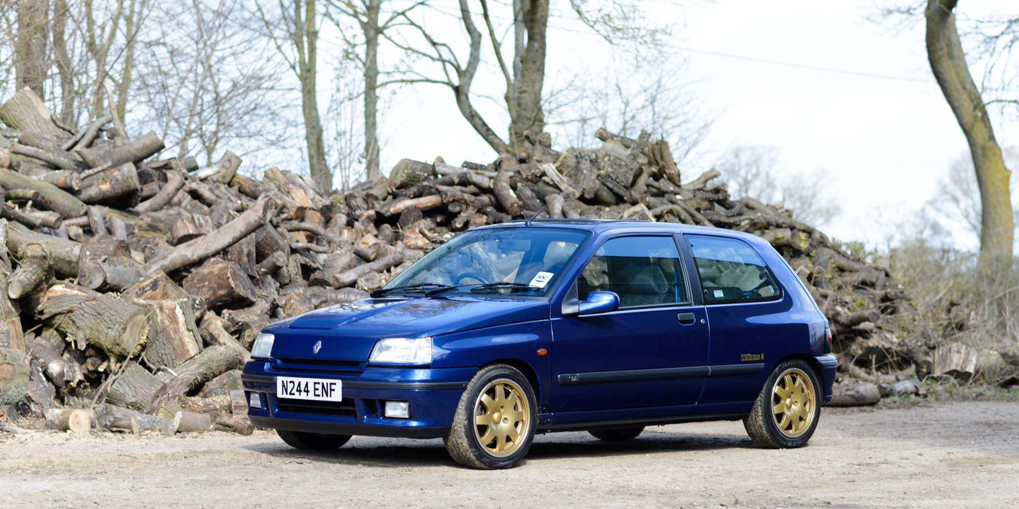 Front 3/4 view of the Clio Williams