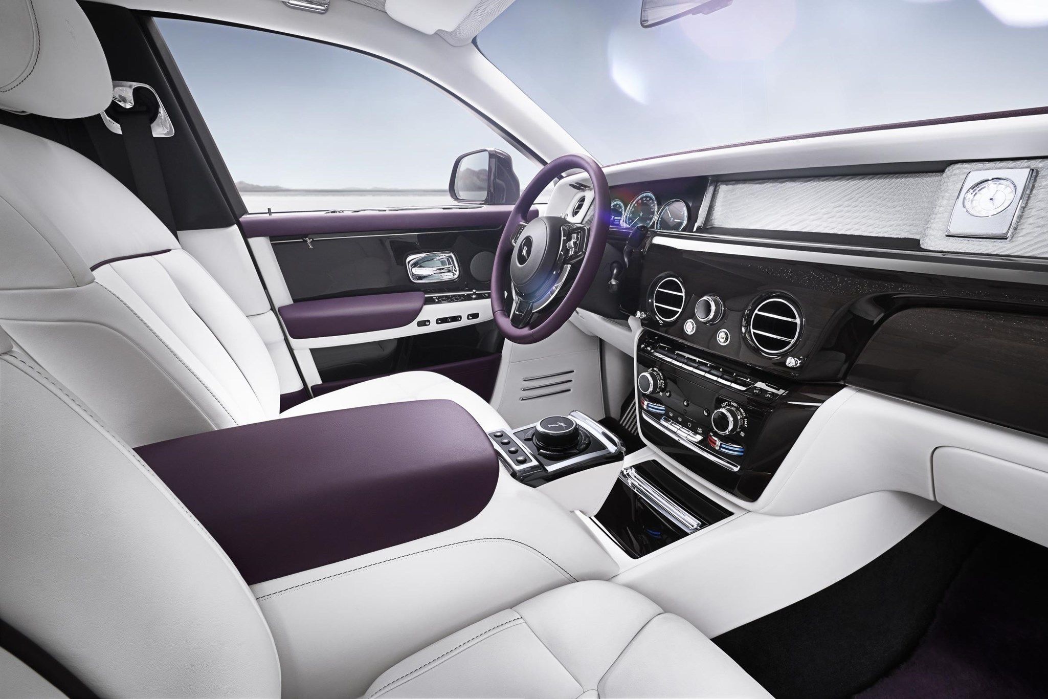 Rolls Royce Phantom luxurious interior