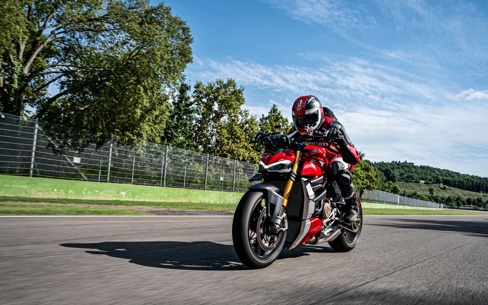 2020 Ducati Streetfighter V4 in action