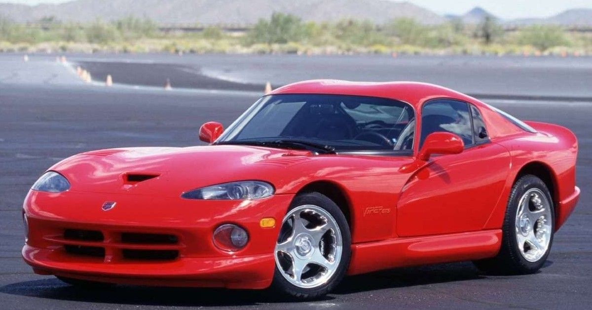 Dodge Viper GTS 1997, vista frontal do terceiro trimestre em vermelho