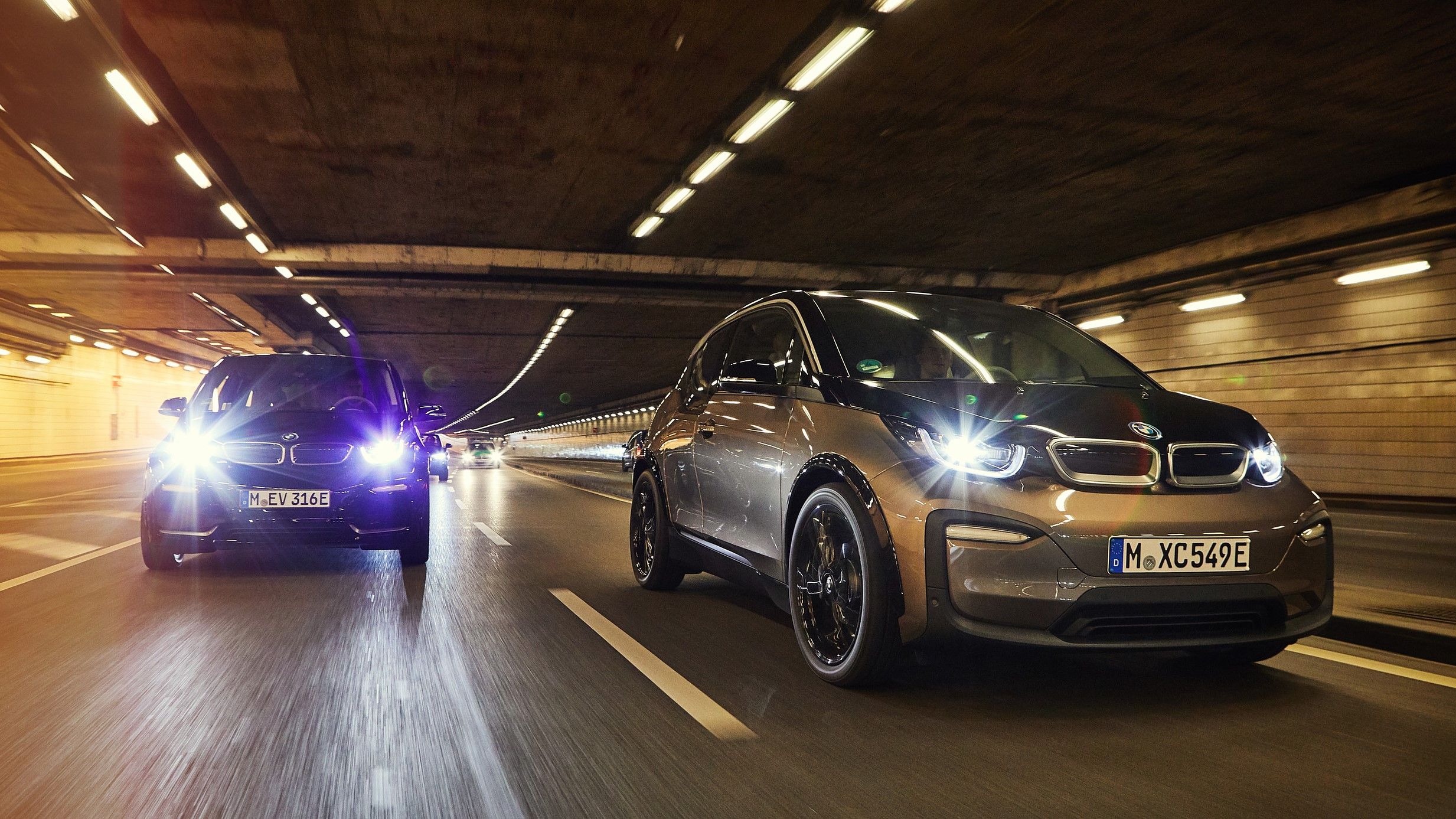 BMW i3 line-up front view in tunnel