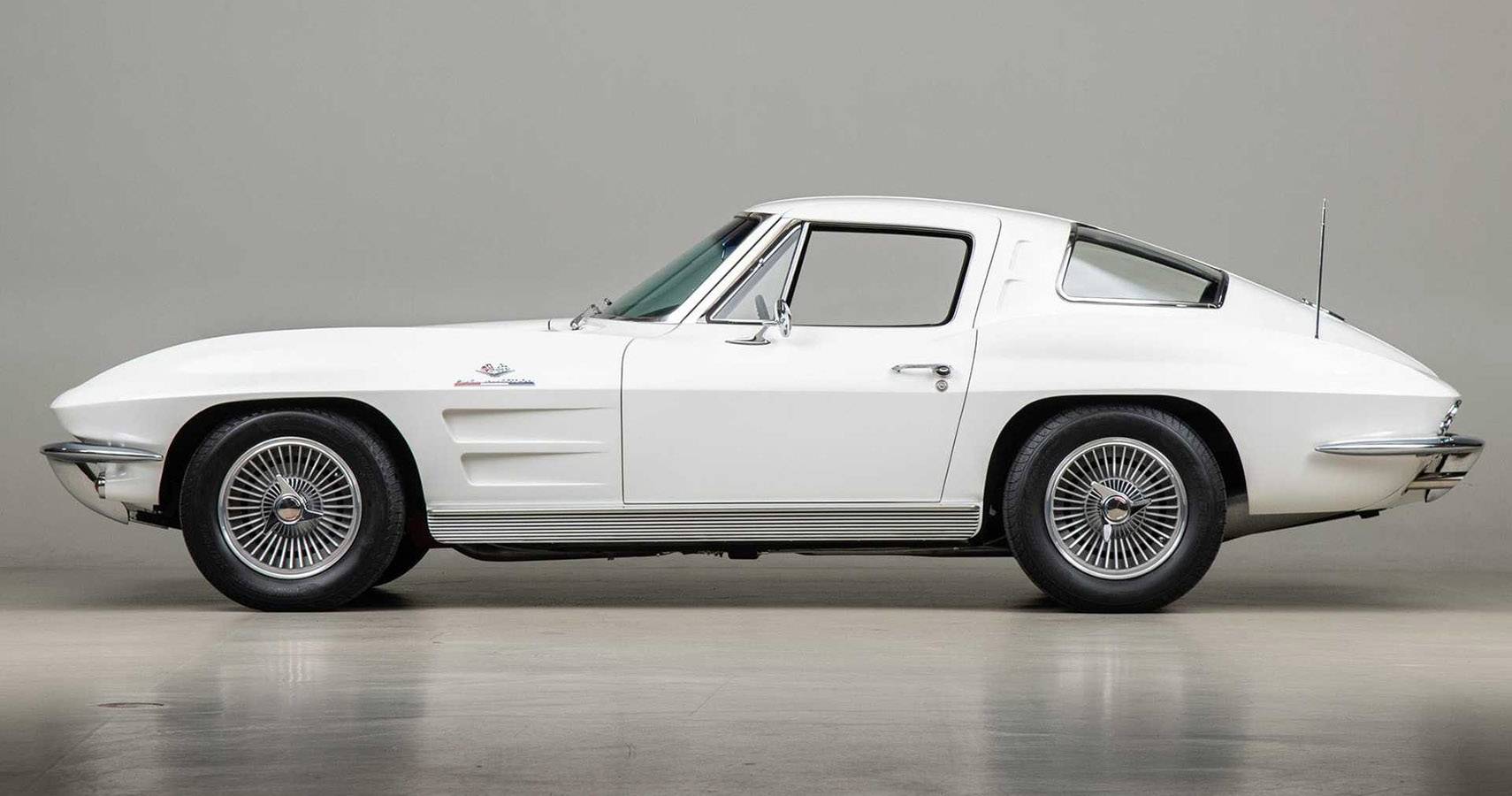 1963-Chevrolet-Corvette-Split-Window-Coupe-via-Motoriuos.jpg