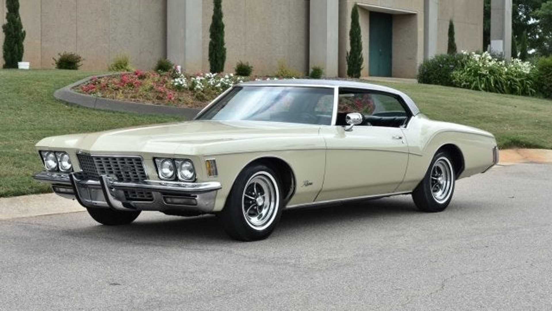 1972 Buick Riviera parked outside