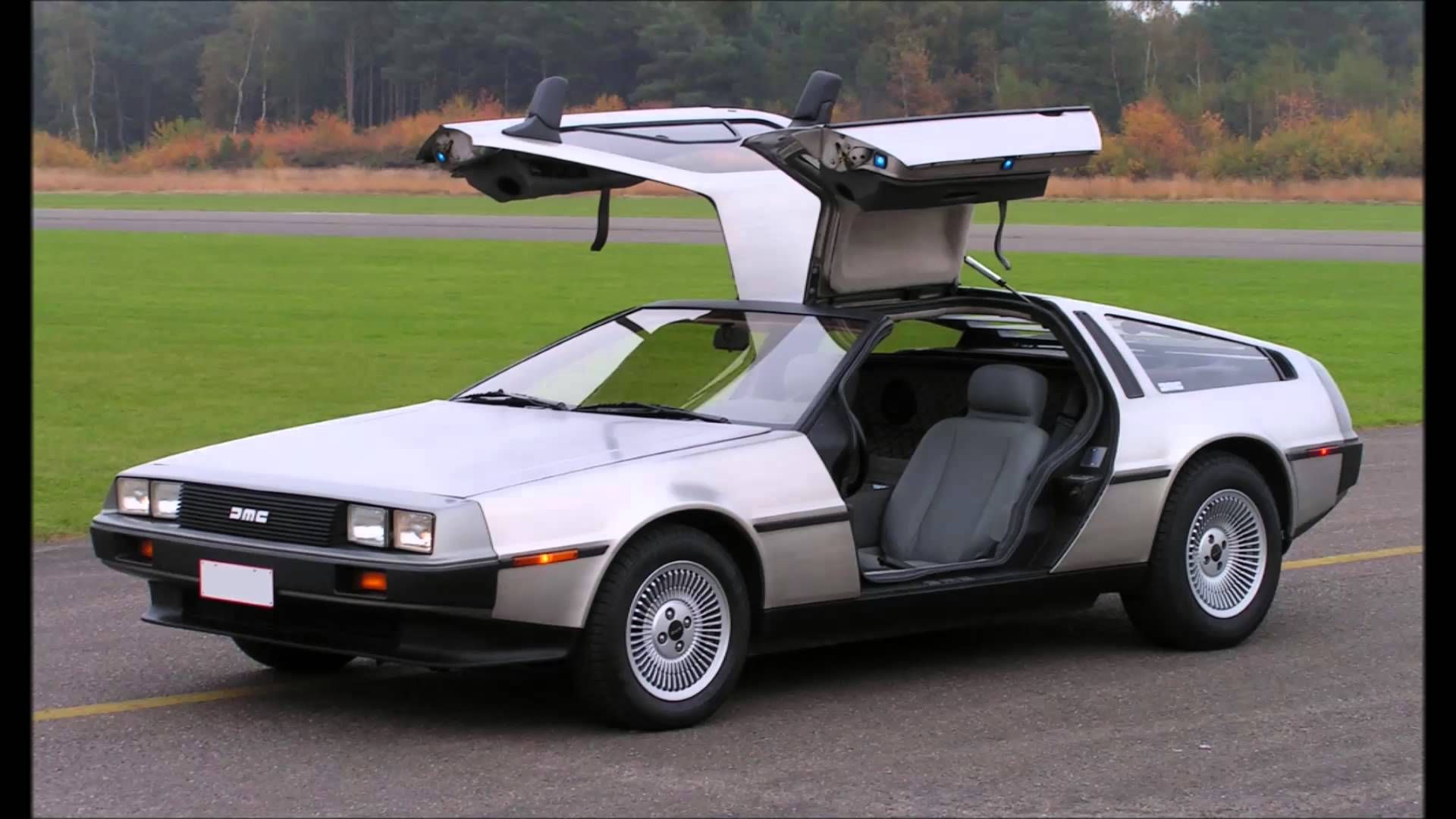 1981 DeLorean DMC-12 with the gullwing doors open