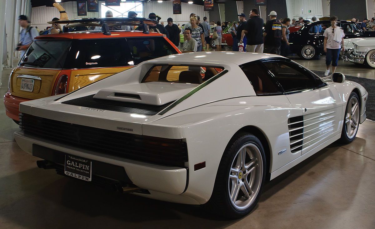 Ferrari Testarossa in white