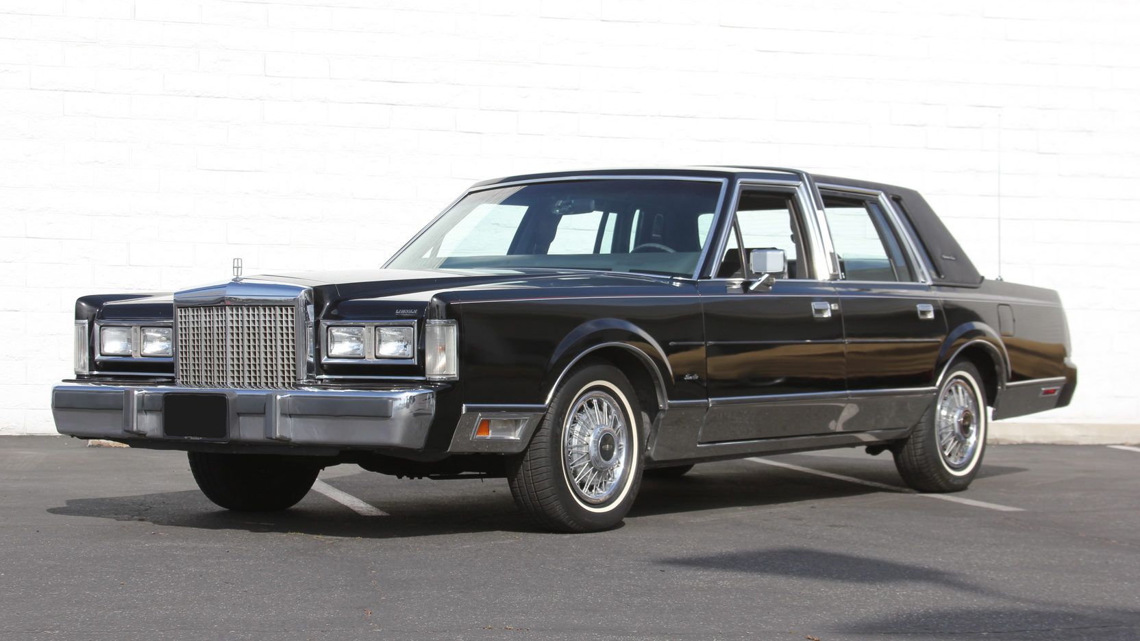 Lincoln Town Car in Black