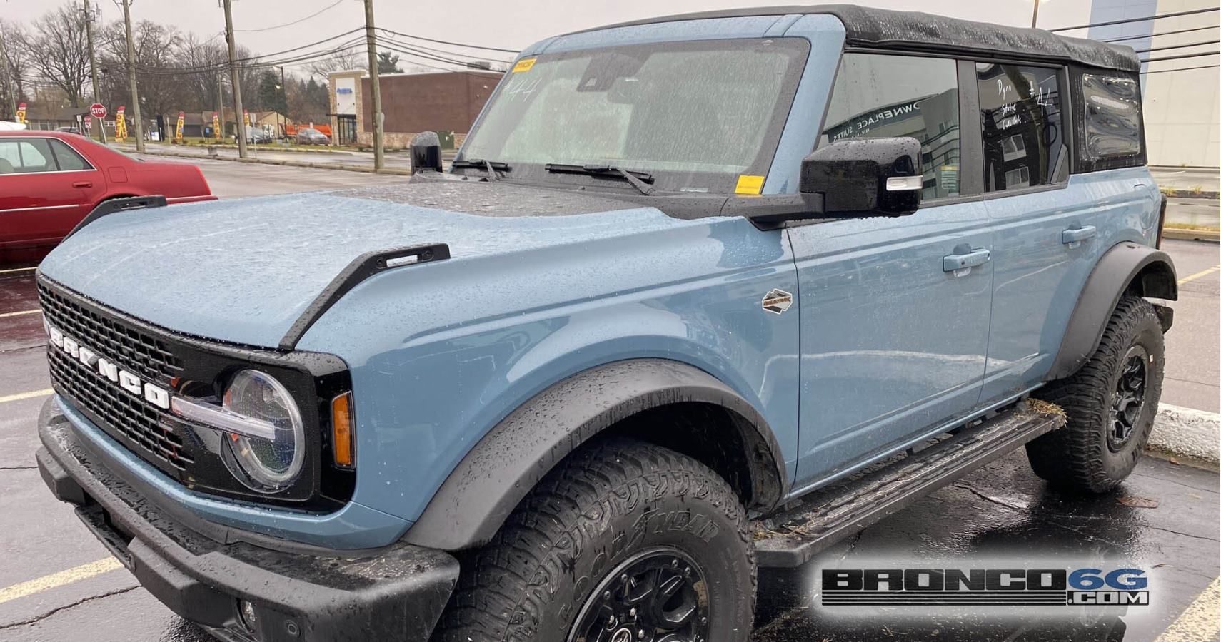 Here's A Good Look At The Ford Bronco Wildtrak In Area 51 And Soft Top