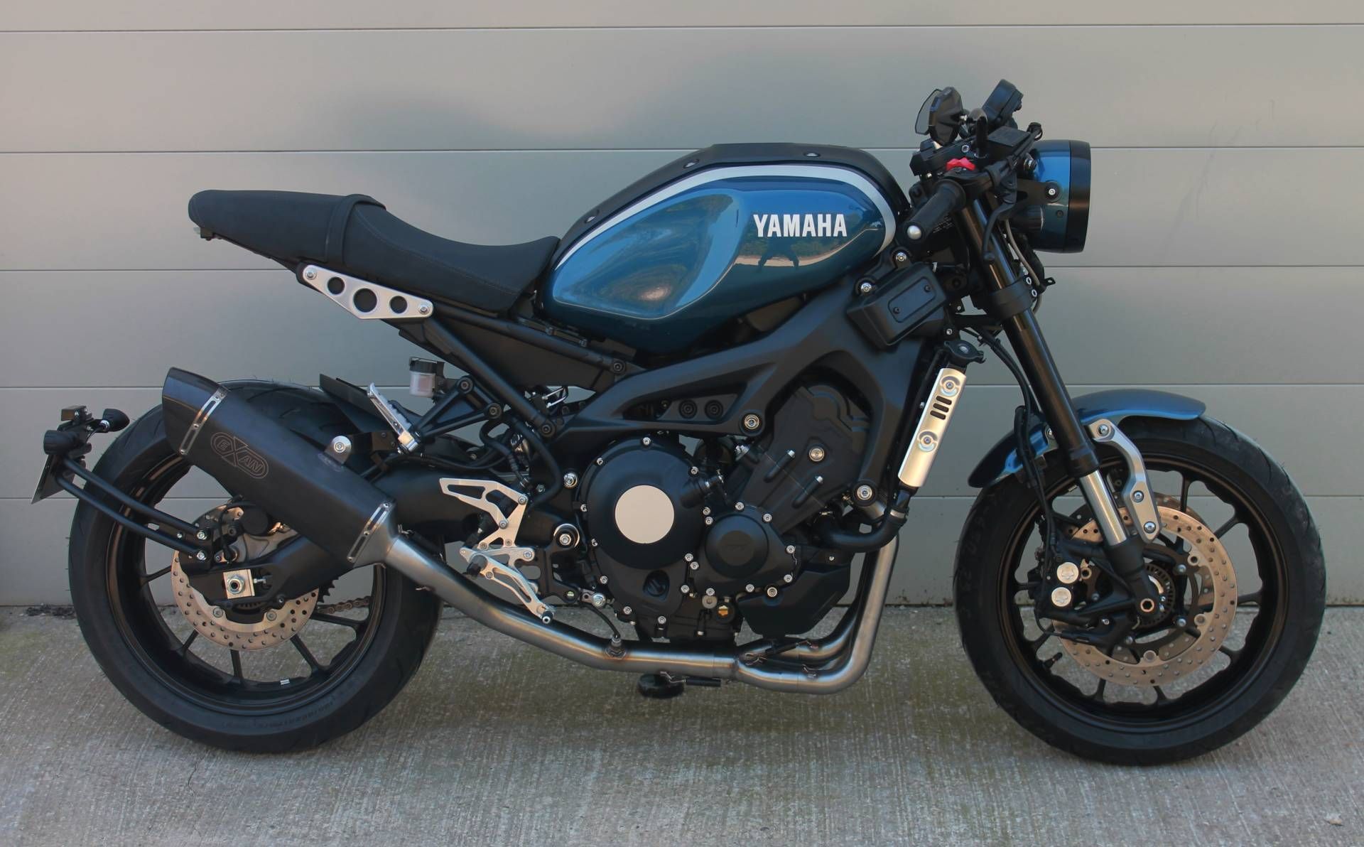 custom Yamaha XSR900 cafe racer