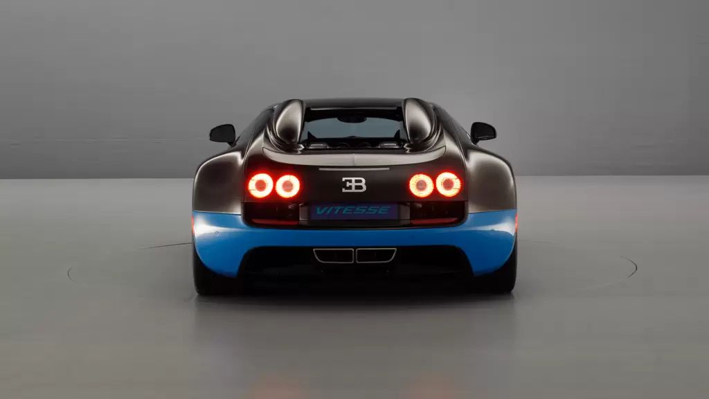 THE ROADSTER VERSION OF THE VEYRON 16.4 SUPER SPORT