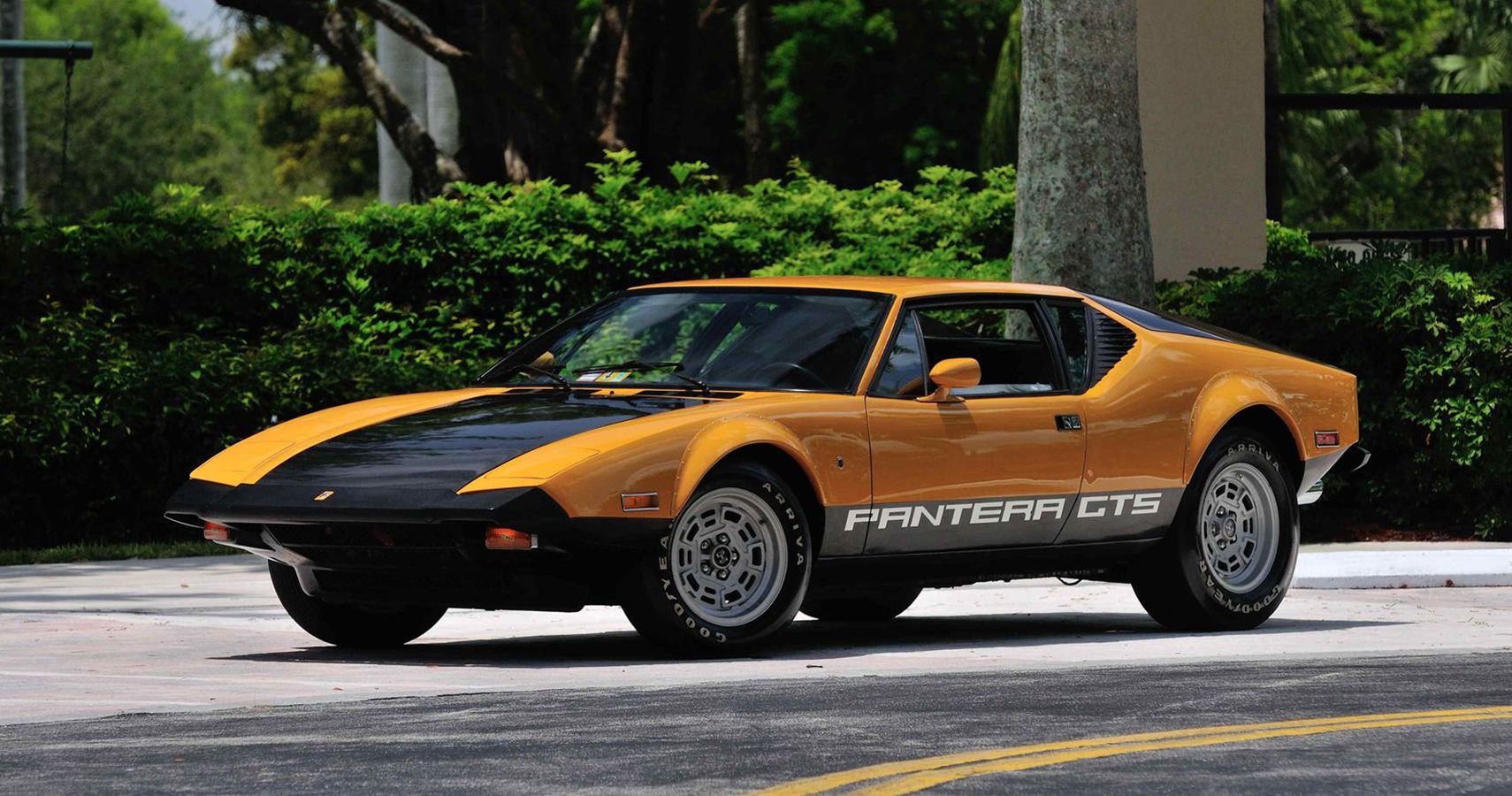 Here's Why A Classic De Tomaso Pantera Is So Expensive