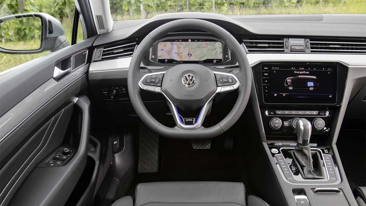 2021 Volkswagen Passat Hybrid Interior