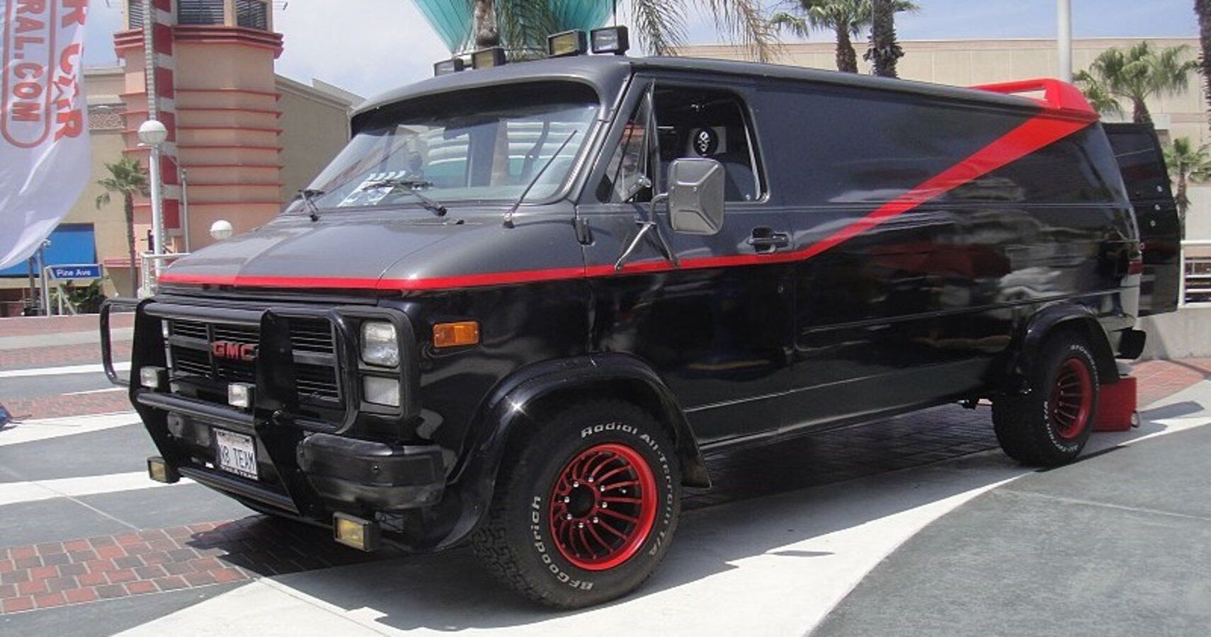 Detailed Look At The 1983 GMC Van From The A-Team