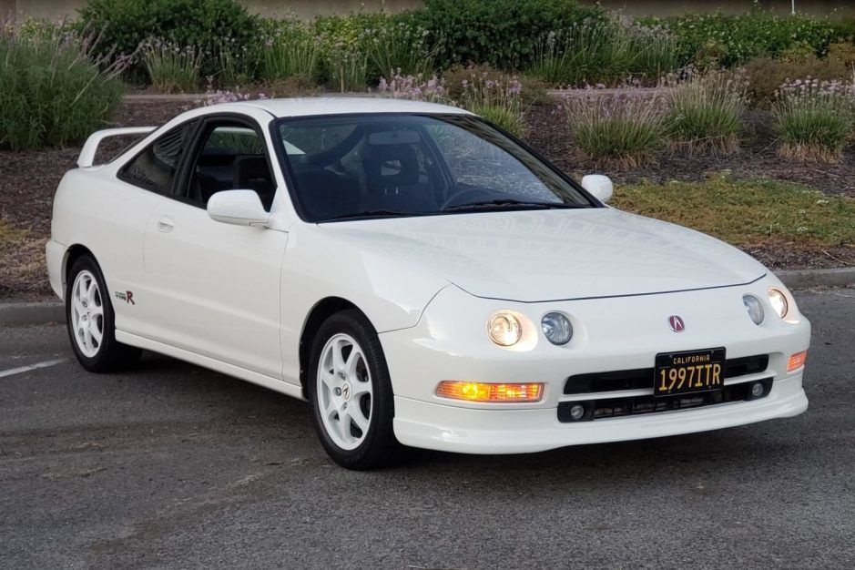 These Cheap '90s Classics Sound Better Than Modern Sports Cars