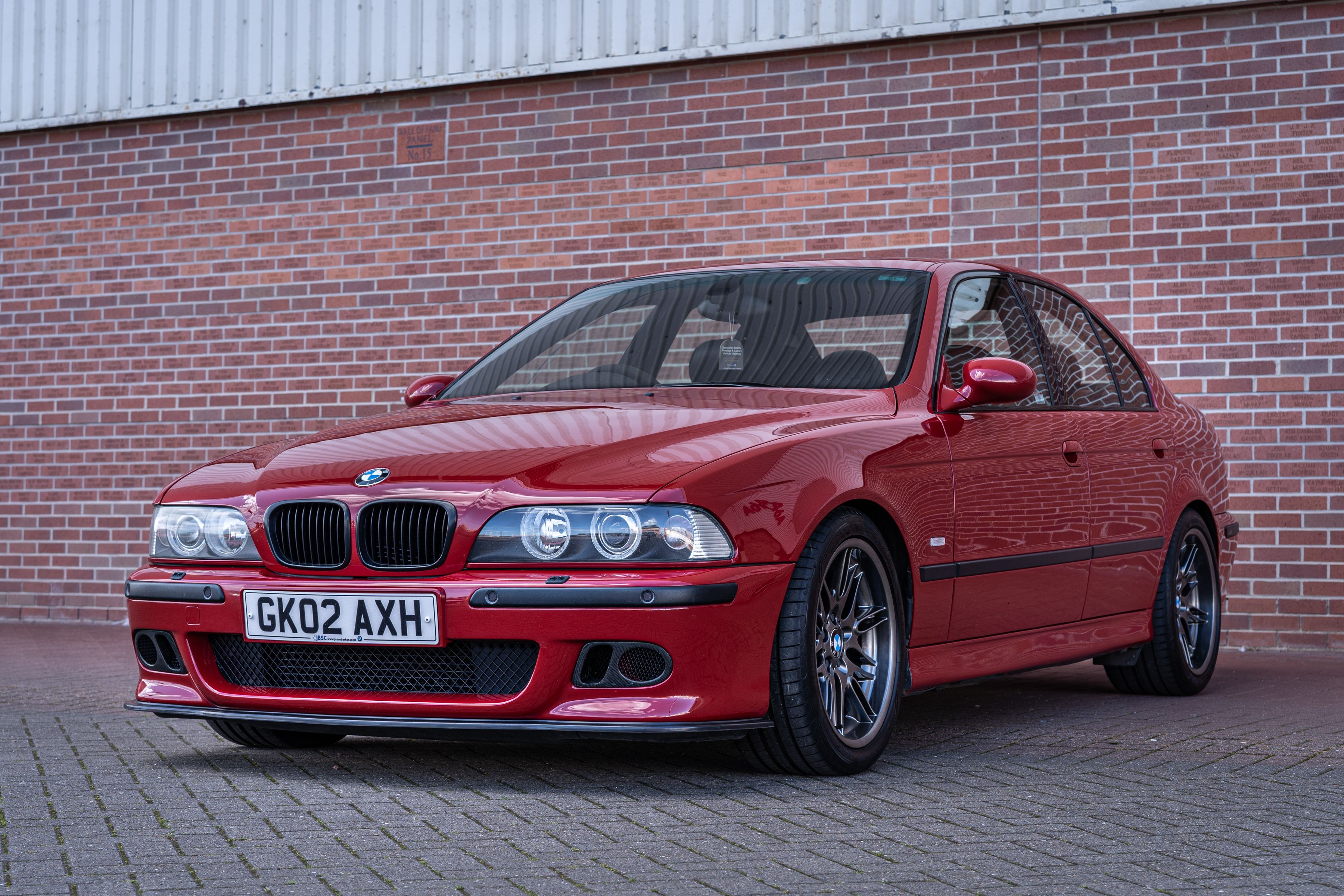 BMW E39 M5 in red