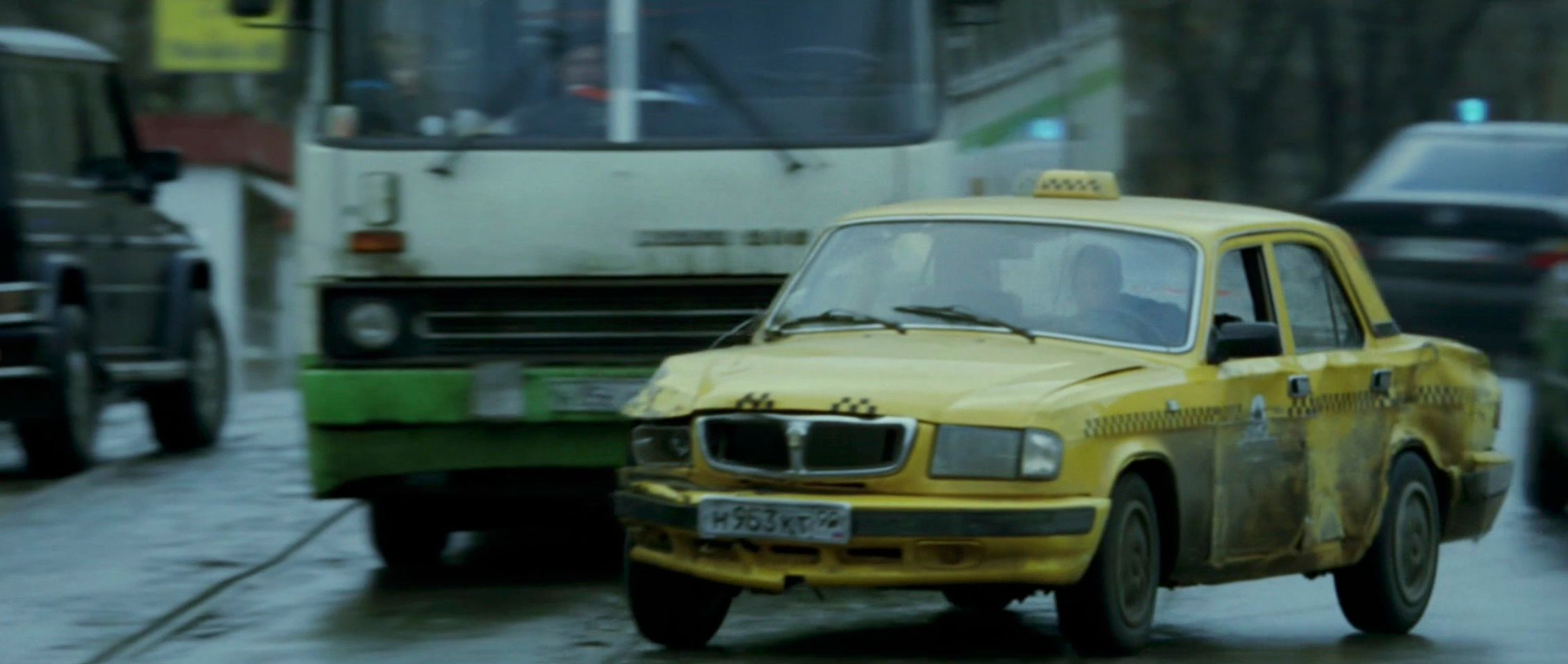 The Bourne Supremacy 2004 car chase film