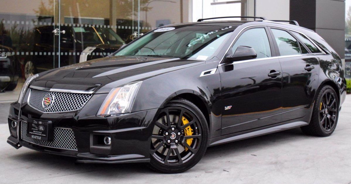 Front 3/4 view of the CTS-V Wagon in black