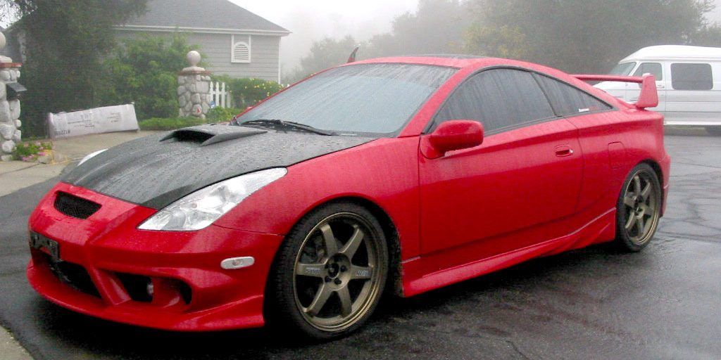 10 Flashiest '90s Cars That Are Actually Incredibly Slow