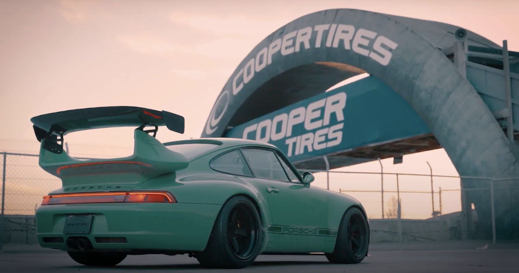 Watch This Gunther Werks Porsche 993 Set An AirCooled Lap Record At