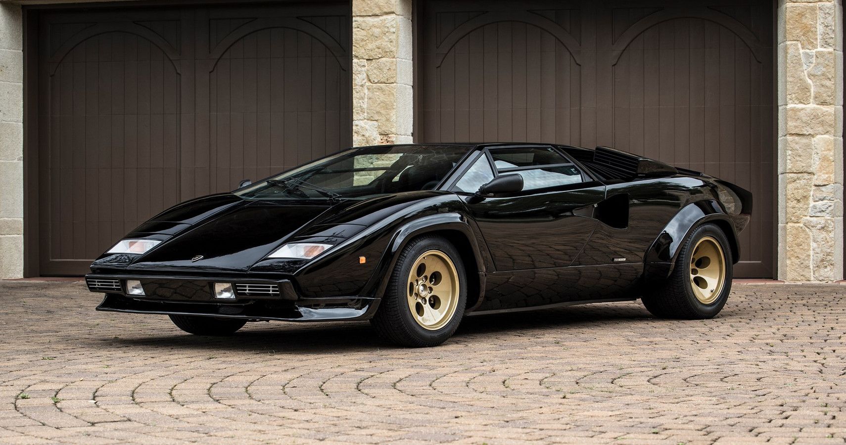 10 Awesome Supercars From The Past That Can't Even Beat A Modern Hot Hatch