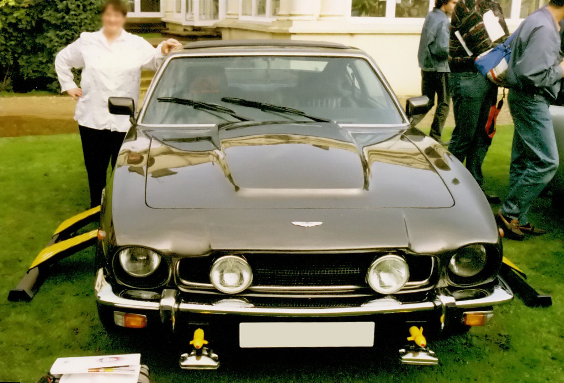 Here's what happened to James Bond's Aston Martin V8