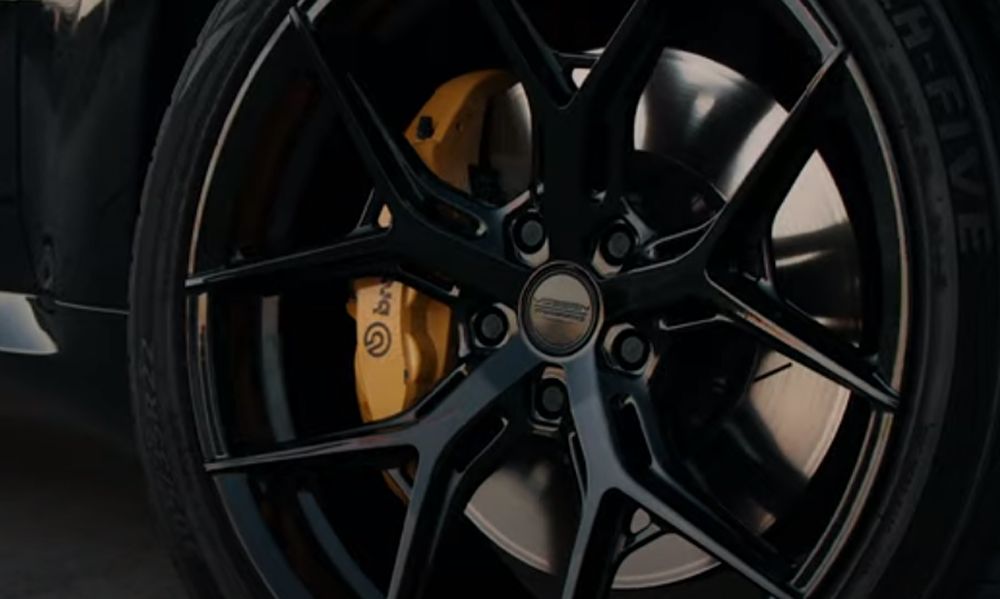Blacked-Out Jeep Trackhawk Gets 22-Inch Vossen Wheels For Giveaway